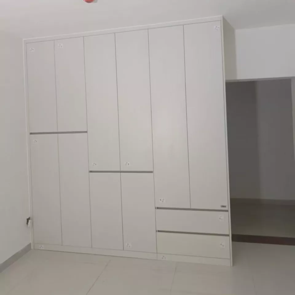 Skříně z březové desky Skříně z březové desky